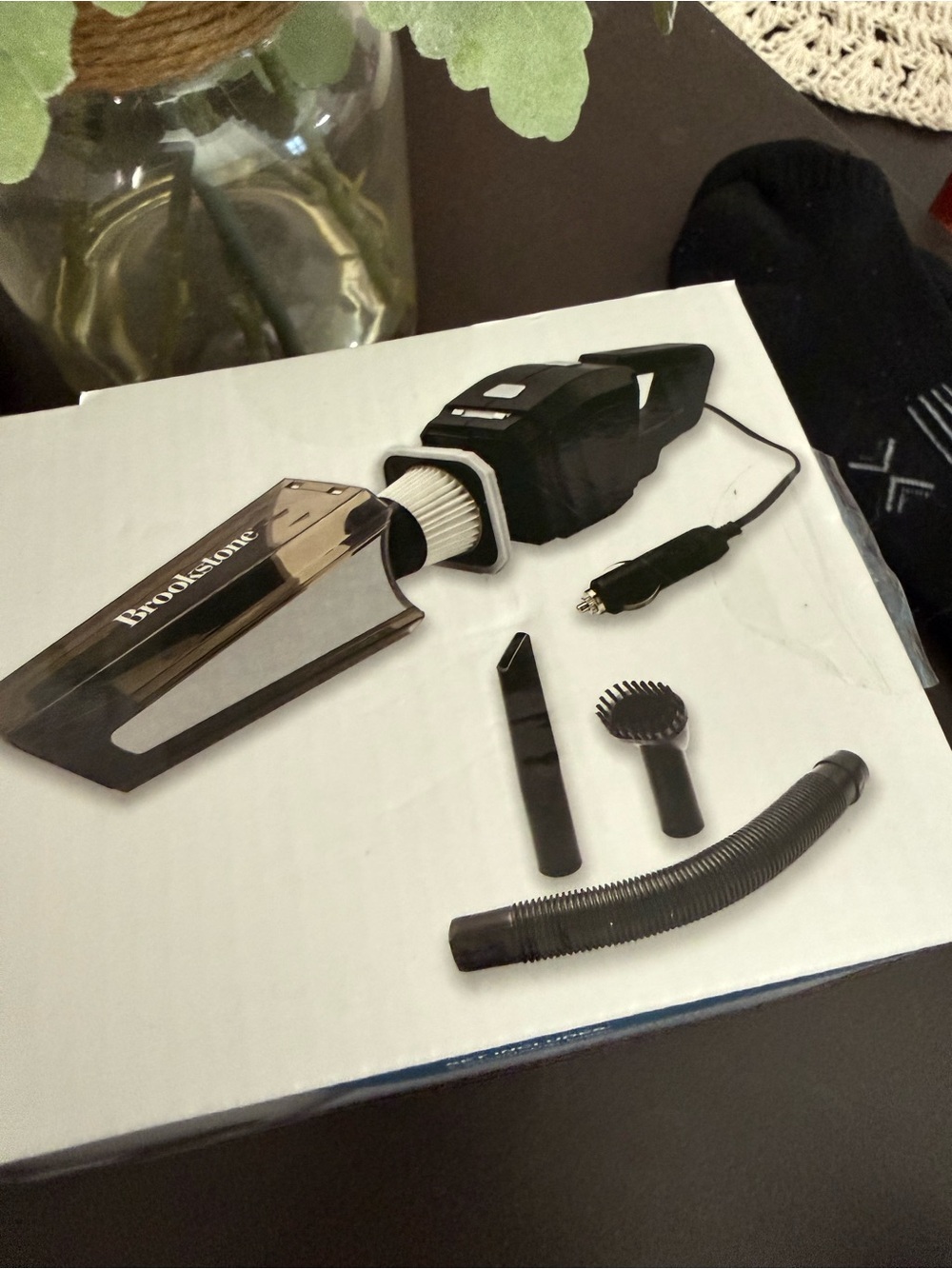 ππ BROOKSTONE CAR VACUUM CLEANER. BRAND NEW SEALED IN BOX! - Picture 4 of 12